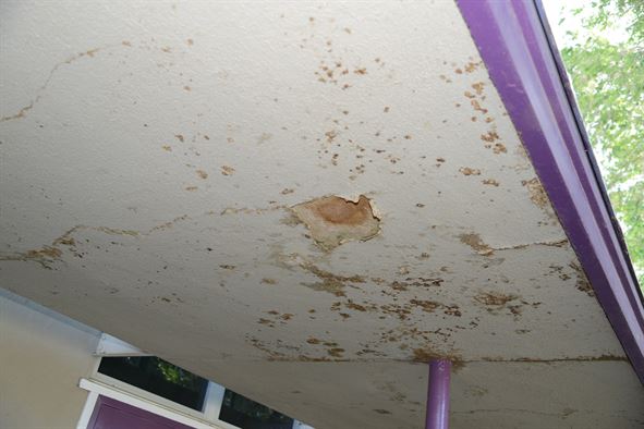 Fixing Water Damaged Ceiling: Water Restoration