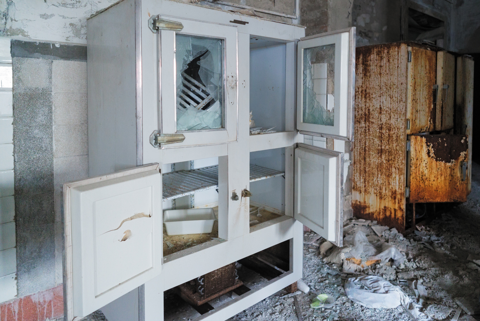 Cabinet-Fire-Damage-Soot