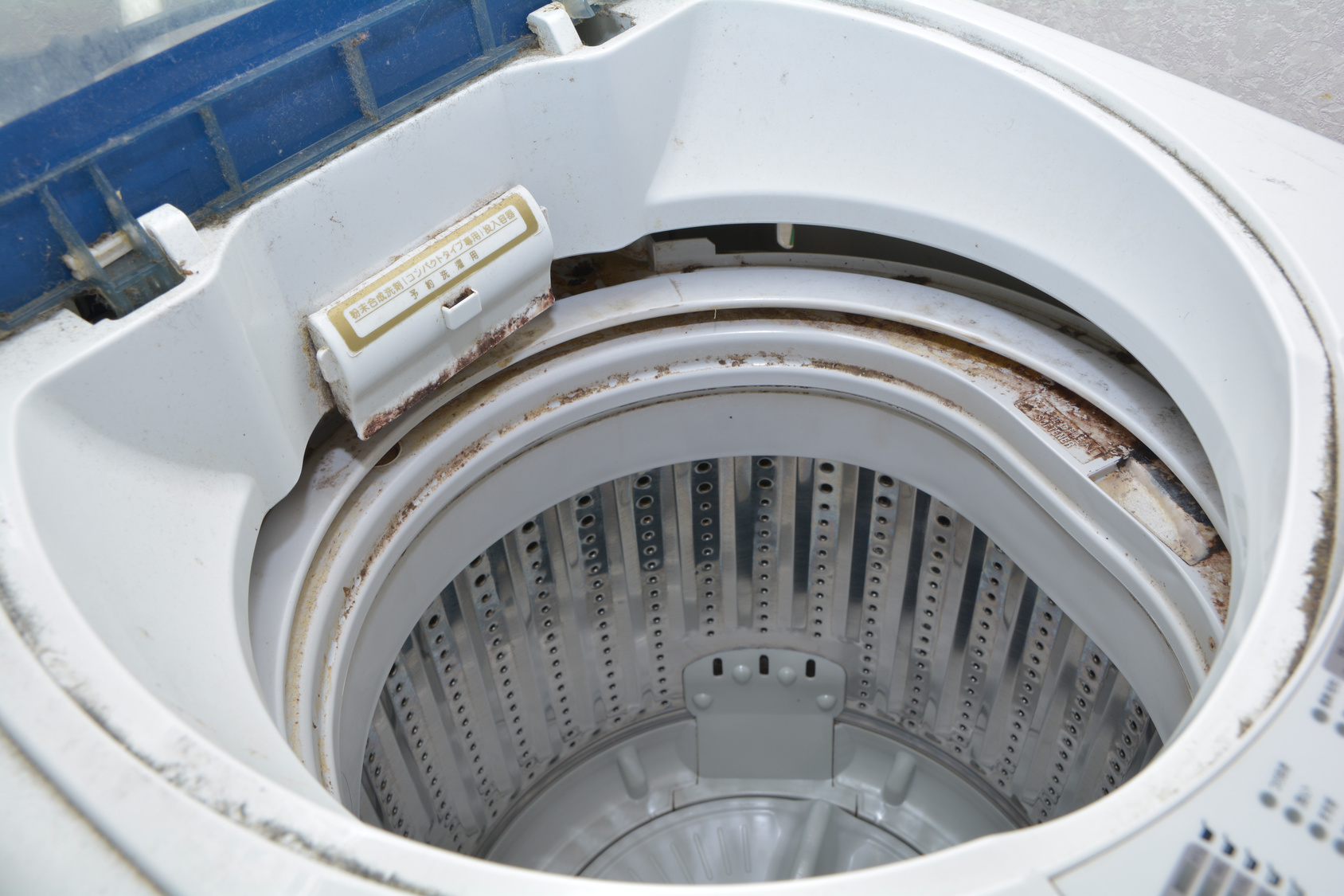 How to Clean Your Washing Machine and Dryer